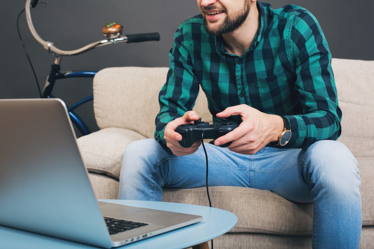 laptop gaming RAM 8GB untuk main PS2