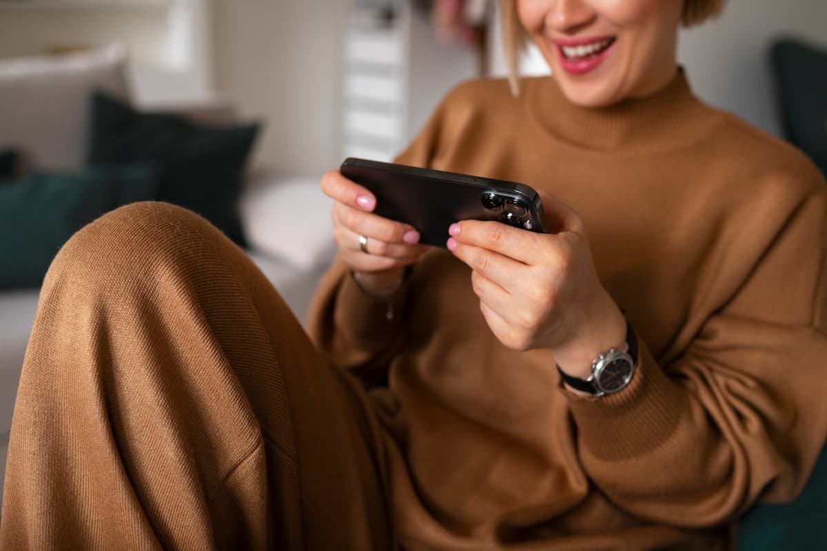 menggunakan handphone android untuk main game ps2